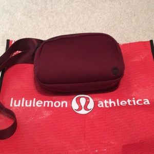 Lululemon everywhere belt bag